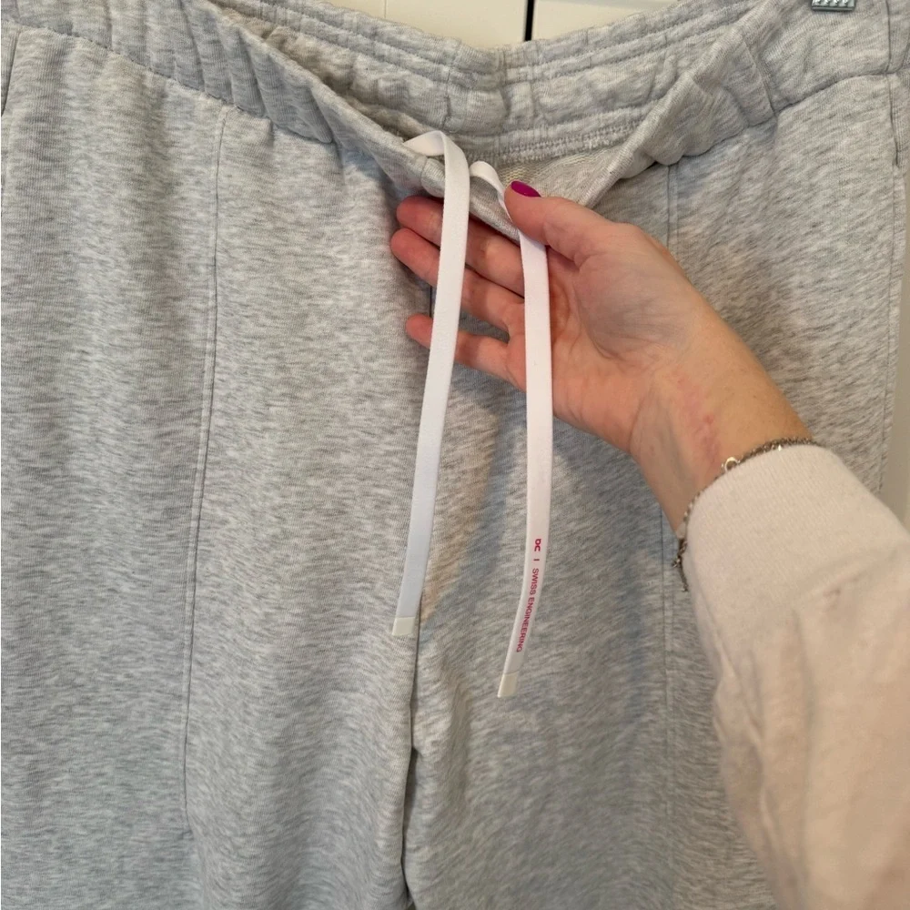 On Running Open Club Light Gray Sweatpants